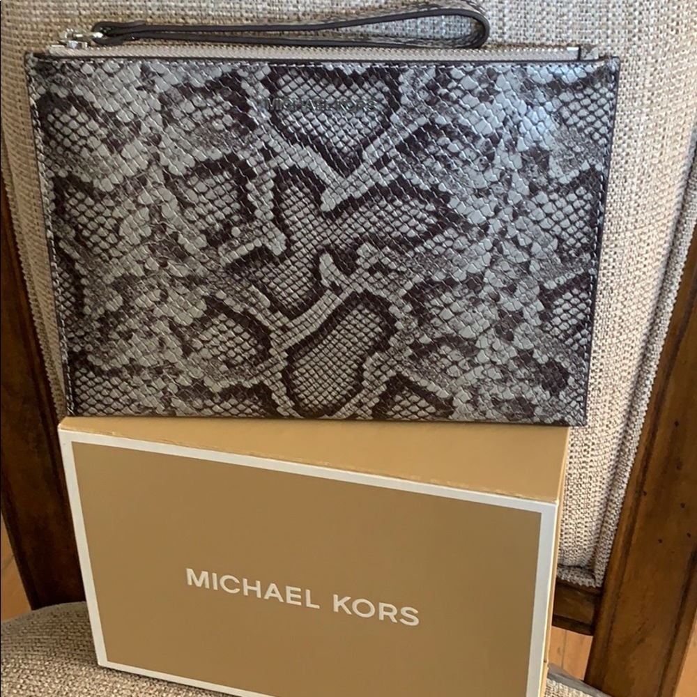 Michael Kors XL Zip Clutch Embossed Leather Grey